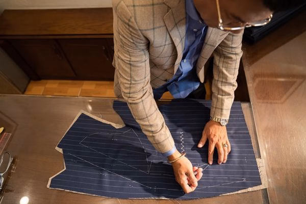 Tại sao nên chọn may đo vest thay vì mua vest sẵn?
